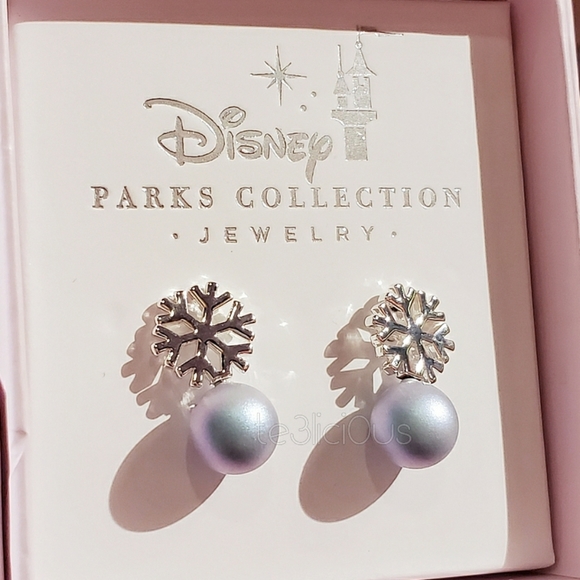 DISNEY PARKS SNOWFLAKE PEARL STUD EARRINGS - Picture 2 of 4